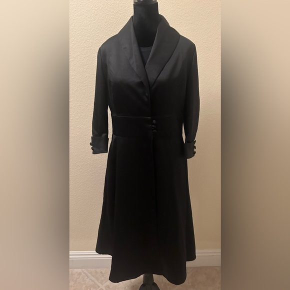 Black Double Breasted dress with Lapel Collar  3/4 sleeves, Fully lined - Picture 2 of 9